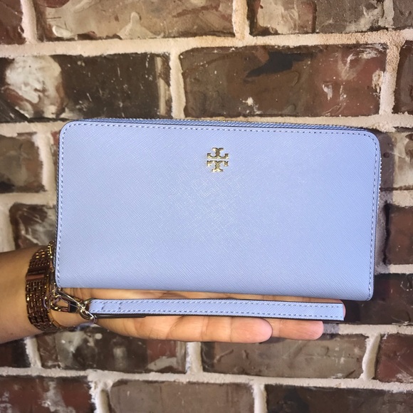 Tory Burch Handbags - OFFERS? NEW Tory Burch Emerson Zip Passport Wallet
